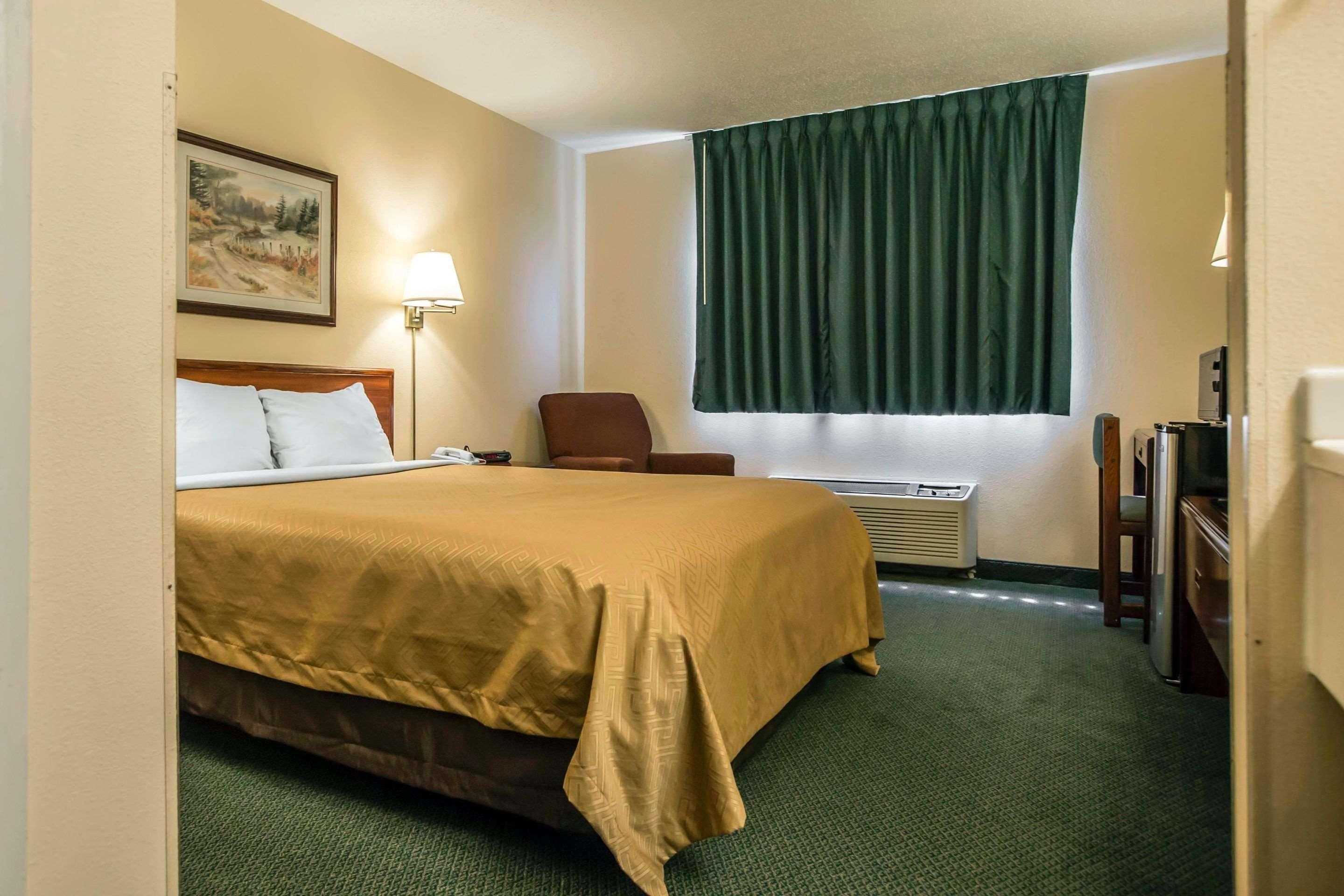 Econo Lodge Princeton Exterior photo